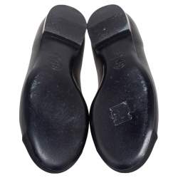 مملوكة مسبقًا حذاء باليرينا فلات شانيل قماش وجلد أسود مزين زهرة كاميليا بلؤلؤة مقاس 38