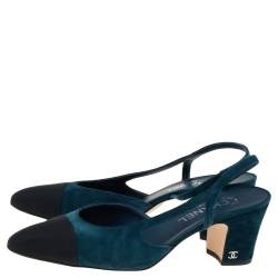 مملوكة مسبقًا Chanel Blue/Black Suede CC Slingback Sandals Size 40