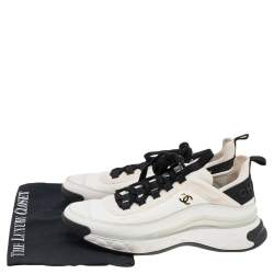 مملوكة مسبقًا Chanel White Neoprene And Leather CC Low Top Sneakers Size 39.5