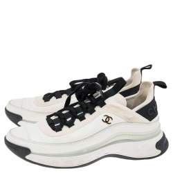 مملوكة مسبقًا Chanel White Neoprene And Leather CC Low Top Sneakers Size 39.5