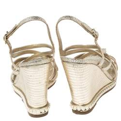 Pre Owned صندل كعب روكي شانيل كعب روكي مزخرف لؤلؤ جلد نقش سحلية ذهبي مطفي مقاسس 41