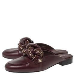 مملوكة مسبقًا حذاء سلايد شانيل جلد أسود مجدول بسلسلة مقاس 41