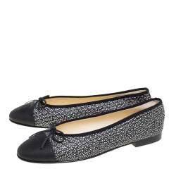 Pre Owned Chanel Black Textured Leather and Karung Leather CC Cap Toe Bow Ballet Flats Size 40.5 