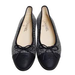 Pre Owned Chanel Black Textured Leather and Karung Leather CC Cap Toe Bow Ballet Flats Size 40.5 
