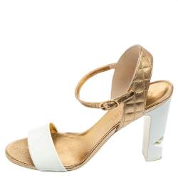 مملوكة مسبقًا Chanel White/Gold Patent And Leather Open Toe Ankle Strap Sandals Size 38.5