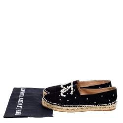 مملوكة مسبقًا Chanel Black Suede And Faux Pearl CC Espadrille Flats Size 38