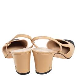 Pre Owned حذاء كعب عالي شانيل غطاء مقدمة سي سي كانفاس وجلد أسود/ ذهبي بسير خلفي مقاس 39