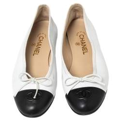 مملوكة مسبقًا Chanel Black/White Leather CC Cap Toe Bow Ballet Flats Size 38