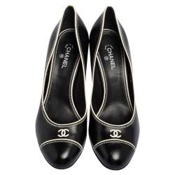 Pre Owned حذاء كعب عالي شانيل جلد أسود مزين سي سي مقدمة مستديرة مقاس 40