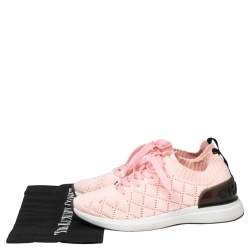 Pre Owned حذاء رياضي شانيل قماش تريكو وردي سي سي عنق منخفض مقاس 38