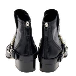 مملوكة مسبقًا حذاء بوت للكاحل للركبة شانيل جلد أسود سي سي مزخرف مقاس 38