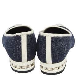 Pre Owned حذاء باليرينا فلات شانيل جلد ودنيم أزرق/أبيض غطاء مقدمة CC بفيونكة مقاس 38