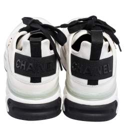 مملوكة مسبقًا Chanel White/Black Leather and Neoprene CC Low-Top Sneakers Size 39