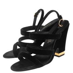 مملوكة مسبقًا Chanel Black Velvet Block Heel Singback Sandals Size 39