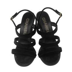 مملوكة مسبقًا Chanel Black Velvet Block Heel Singback Sandals Size 39