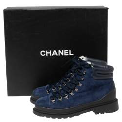 مملوكة مسبقًا Chanel Navy Blue Suede and Leather Lace-Up Ankle Boots Size 39.5