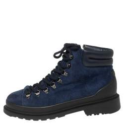 مملوكة مسبقًا Chanel Navy Blue Suede and Leather Lace-Up Ankle Boots Size 39.5