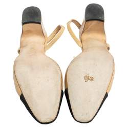 مملوكة مسبقًا حذاء كعب عالي شانيل CC جلد وكانفاس بيج/ أسود غطاء مقدمة بحزام للكاحل مقاس 36