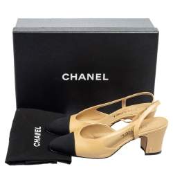 مملوكة مسبقًا حذاء كعب عالي شانيل CC جلد وكانفاس بيج/أسود غطاء مقدمة بحزام للكاحل مقاس 36