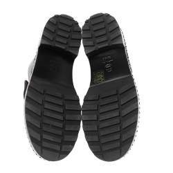 مملوكة مسبقًا Chanel Black Quilted Leather CC Pearl Detail Ankle Boots Size 38.5