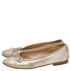 Pre Owned Chanel Metallic Gold Leather CC Cap Toe Bow Ballet Flats Size 37