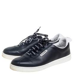 مملوكة مسبقًا Chanel Black Leather Logo Lace Up CC Low Top Sneakers Size 40