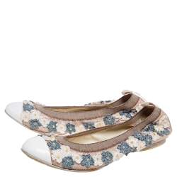 Pre Owned Chanel White Flower Embellished Mesh Fabric and Patent Leather Cap-Toe Scrunch Ballet Flats Size 40