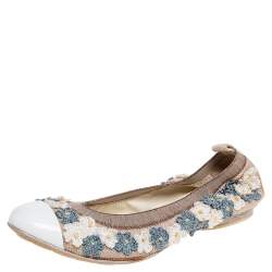 Pre Owned Chanel White Flower Embellished Mesh Fabric and Patent Leather Cap-Toe Scrunch Ballet Flats Size 40