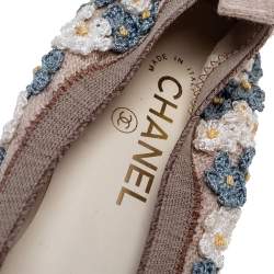 Pre Owned Chanel White Flower Embellished Mesh Fabric and Patent Leather Cap-Toe Scrunch Ballet Flats Size 40