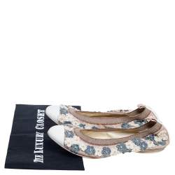Pre Owned Chanel White Flower Embellished Mesh Fabric and Patent Leather Cap-Toe Scrunch Ballet Flats Size 40