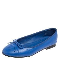 مملوكة مسبقًا Chanel Royal Blue Leather CC Bow Cap-Toe Ballet Flats Size 36.5
