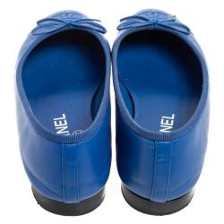 مملوكة مسبقًا Chanel Royal Blue Leather CC Bow Cap-Toe Ballet Flats Size 36.5