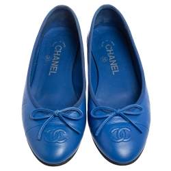مملوكة مسبقًا Chanel Royal Blue Leather CC Bow Cap-Toe Ballet Flats Size 36.5