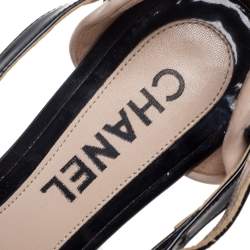 Pre Owned صندل سلايد شانيل كعب روكي جلد وجلد لامع رمادي/ أسود مقاس 38