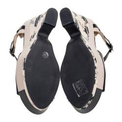 Pre Owned صندل سلايد شانيل كعب روكي جلد وجلد لامع رمادي/ أسود مقاس 38