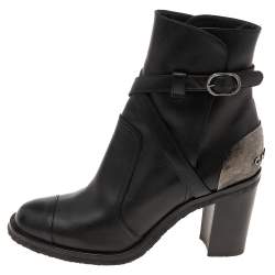 مملوكة مسبقًا Chanel Black Leather CC Ankle Boots Size 38.5