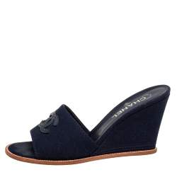 Pre Owned حذاء سلايد شانيل كعب روكي سي سي كانفاس كحلي مقاس 40