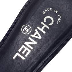 Pre Owned حذاء سلايد شانيل كعب روكي سي سي كانفاس كحلي مقاس 40