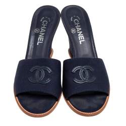 Pre Owned حذاء سلايد شانيل كعب روكي سي سي كانفاس كحلي مقاس 40