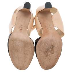 مملوكة مسبقًا Chanel Beige/Black Patent And Leather Wide Ankle Strap Sandals Size 37.5