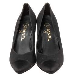 Pre Owned Chanel Black Canvas CC Cap Toe Pumps Size 37