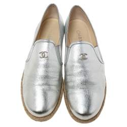 Pre Owned Chanel Silver Leather CC Cap Toe Espadrille Flats Size 39.5