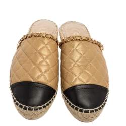 مملوكة مسبقًا صندل فلات مولز شانيل وجلد مبطنة أسود/ ذهبي ميتالك مقاس 36