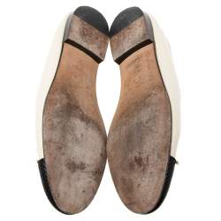 مملوكة مسبقًا Chanel Cream/Black Patent And Leather CC Bow Cap Toe Ballet Flats Size 37