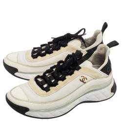 مملوكة مسبقًا حذاء رياضي شانيل قماش وسويدي أبيض / أسود سي سي عنق منخفض مقاس 38.5 