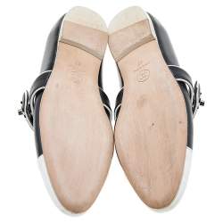 مملوكة مسبقًا حذاء لوفرز شانيل سليب أون غطاء مقدمة سي سي جلد أبيض/ أسود مقاس 37