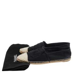 Pre Owned Chanel Black/White Canvas CC Espadrille Flats Size 40