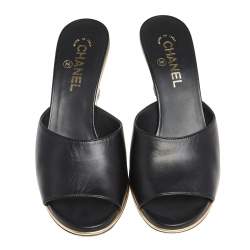 مملوكة مسبقًا Chanel Black Leather CC Slide Wedge Sandals Size 39.5