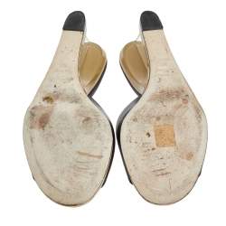 مملوكة مسبقًا Chanel Black Leather CC Slide Wedge Sandals Size 39.5