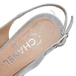 مملوكة مسبقًا صندل شانيل كانفاس رصاصي مقدمة مفتوحة فتحة كعب نعل سميك مقاس 37